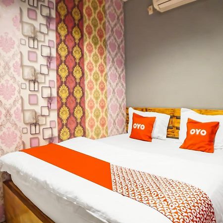 OYO 990 Stadion Residence Syariah Medan Bagian luar foto