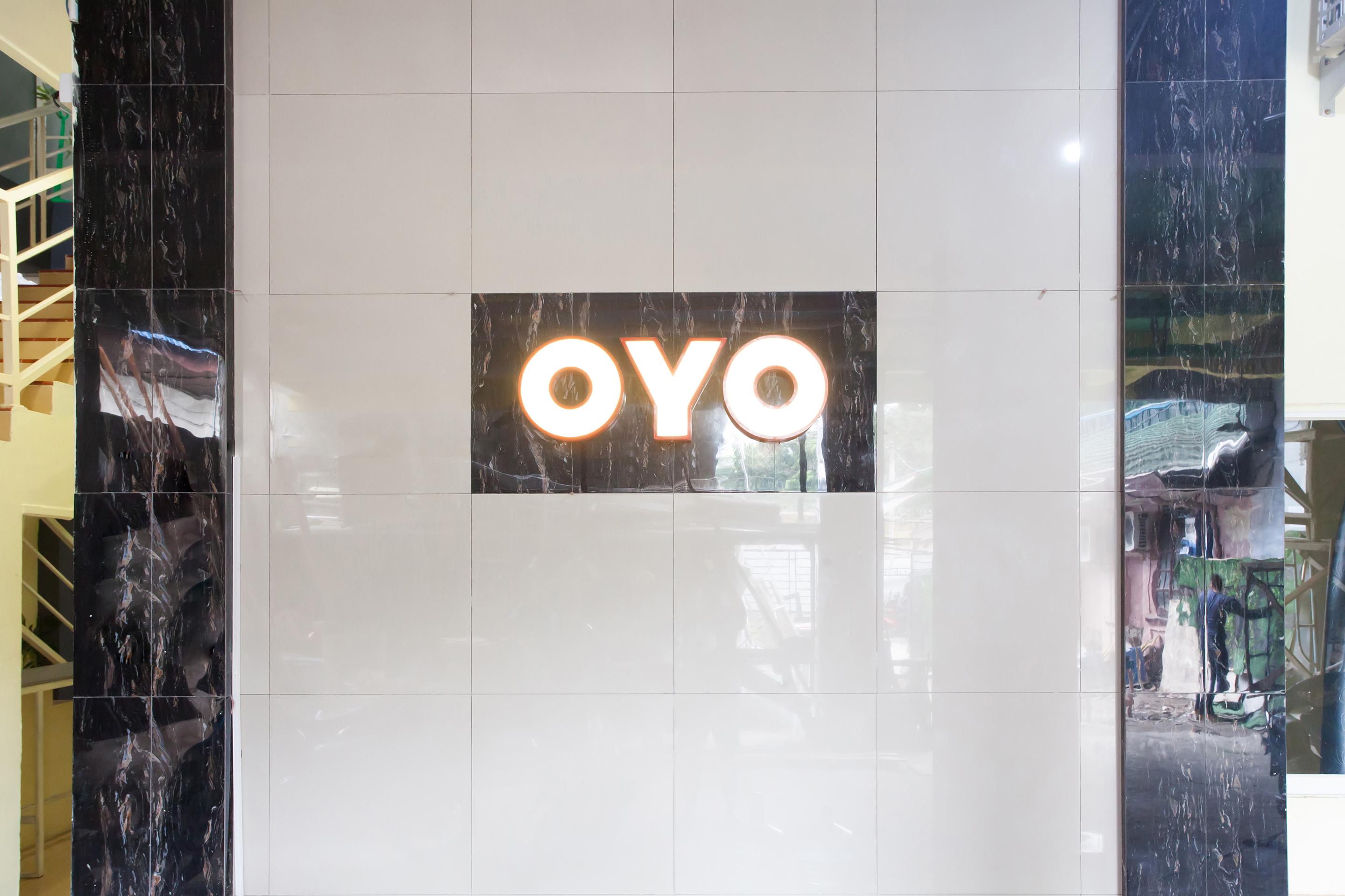 OYO 990 Stadion Residence Syariah Medan Bagian luar foto