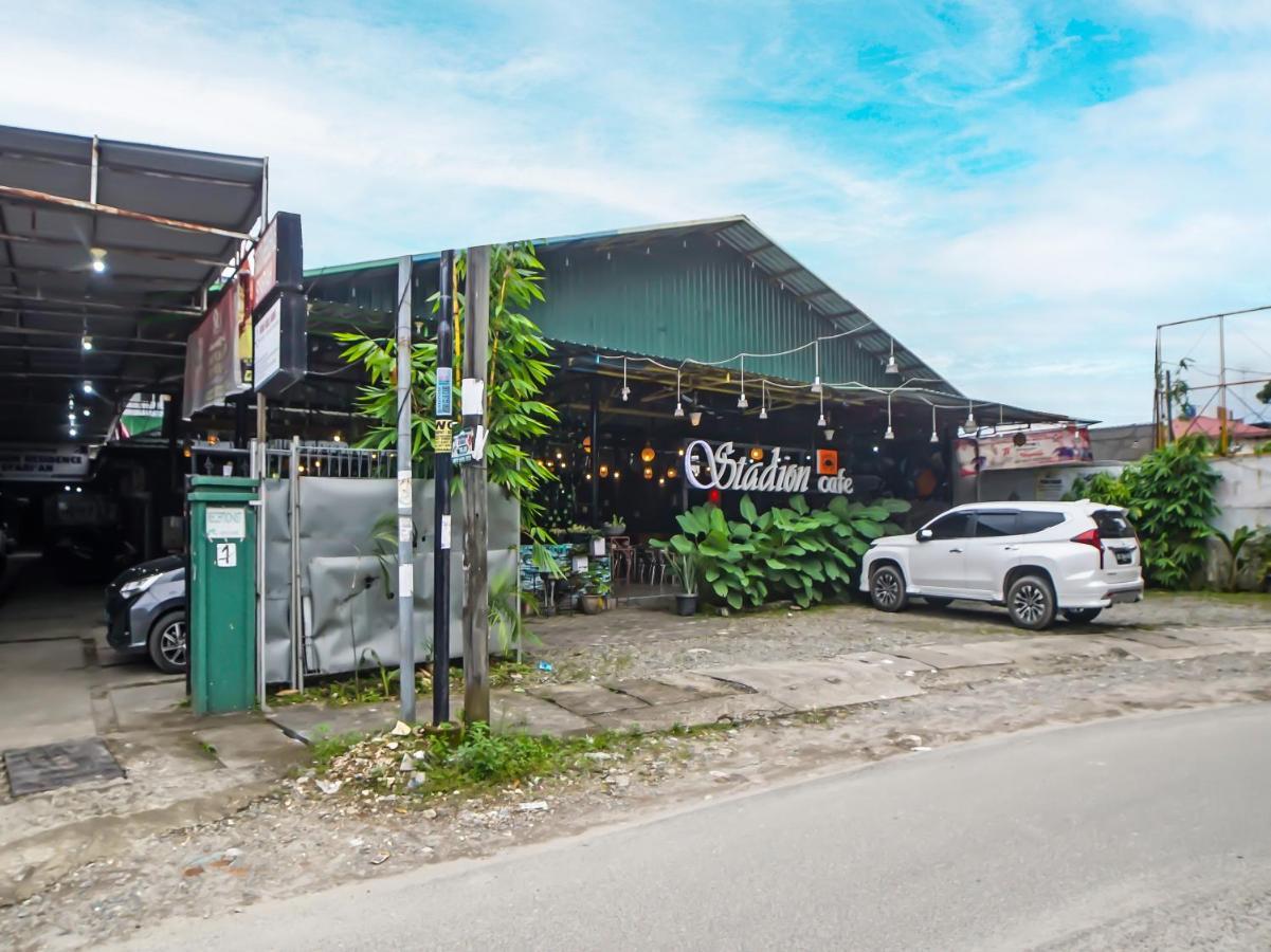 OYO 990 Stadion Residence Syariah Medan Bagian luar foto