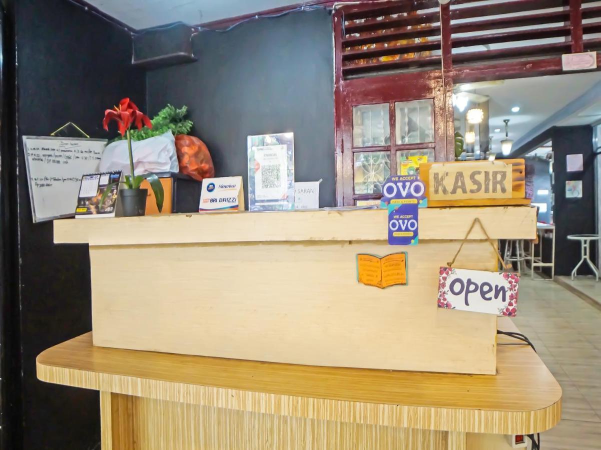 OYO 990 Stadion Residence Syariah Medan Bagian luar foto
