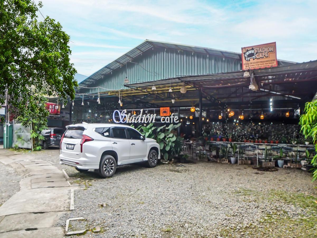 OYO 990 Stadion Residence Syariah Medan Bagian luar foto