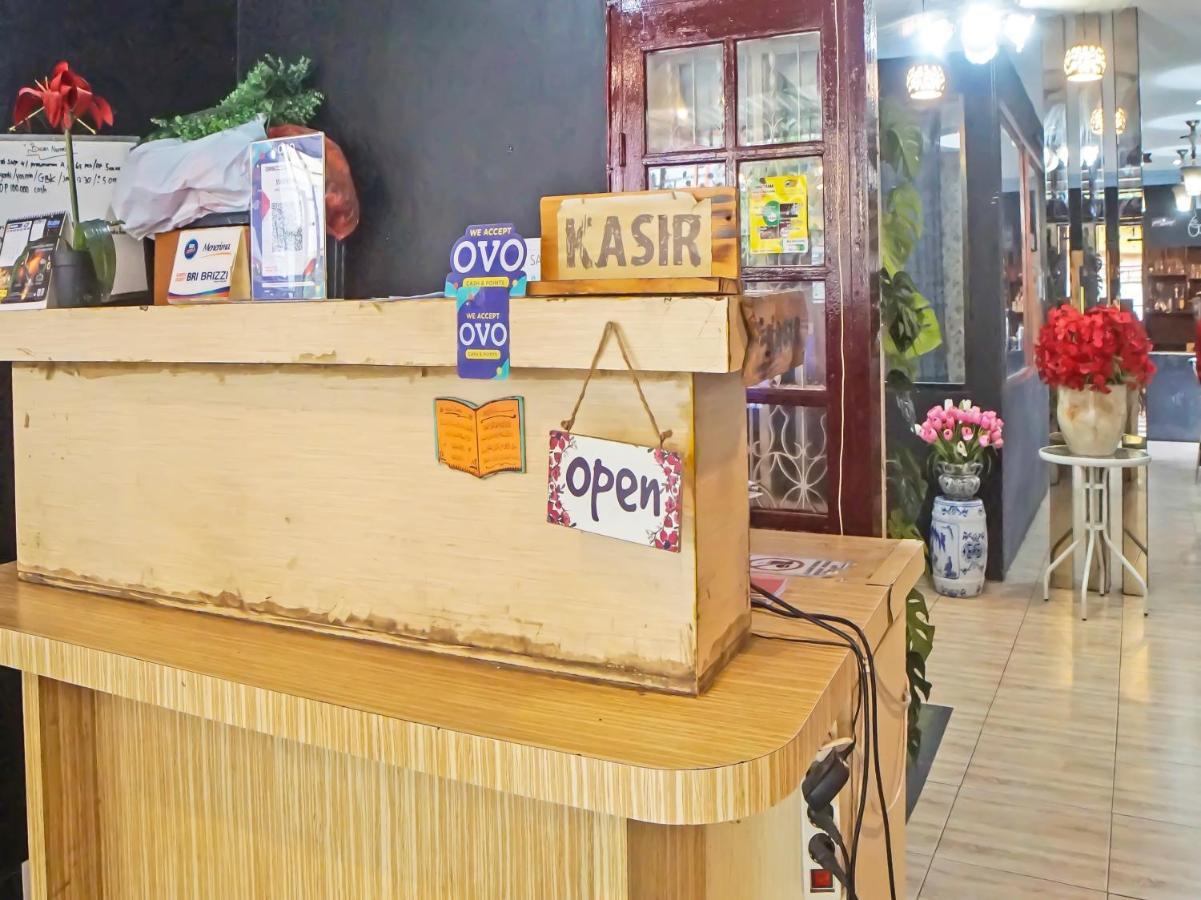 OYO 990 Stadion Residence Syariah Medan Bagian luar foto