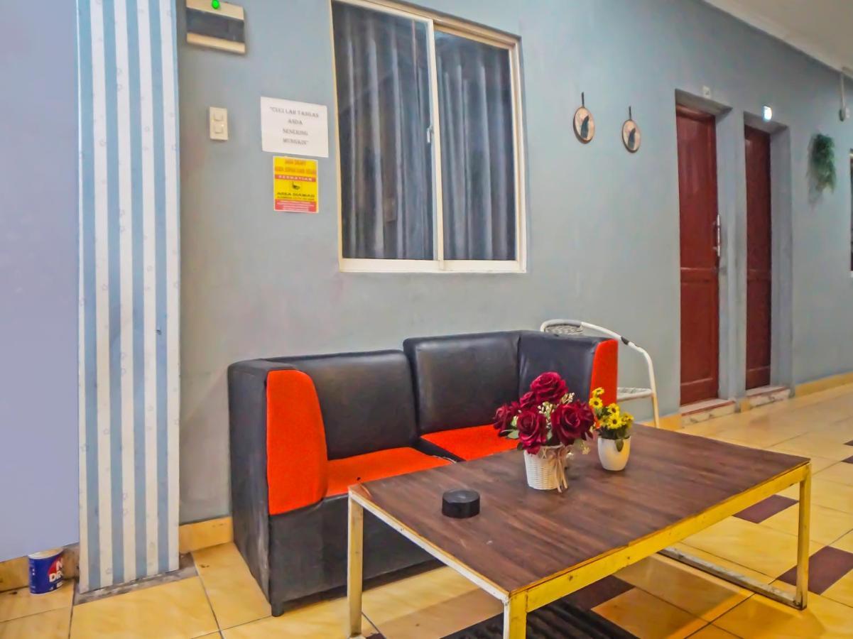 OYO 990 Stadion Residence Syariah Medan Bagian luar foto