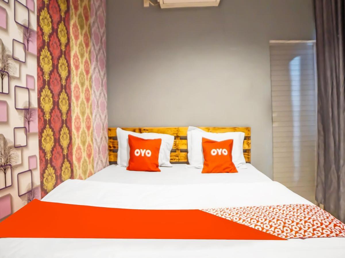 OYO 990 Stadion Residence Syariah Medan Bagian luar foto