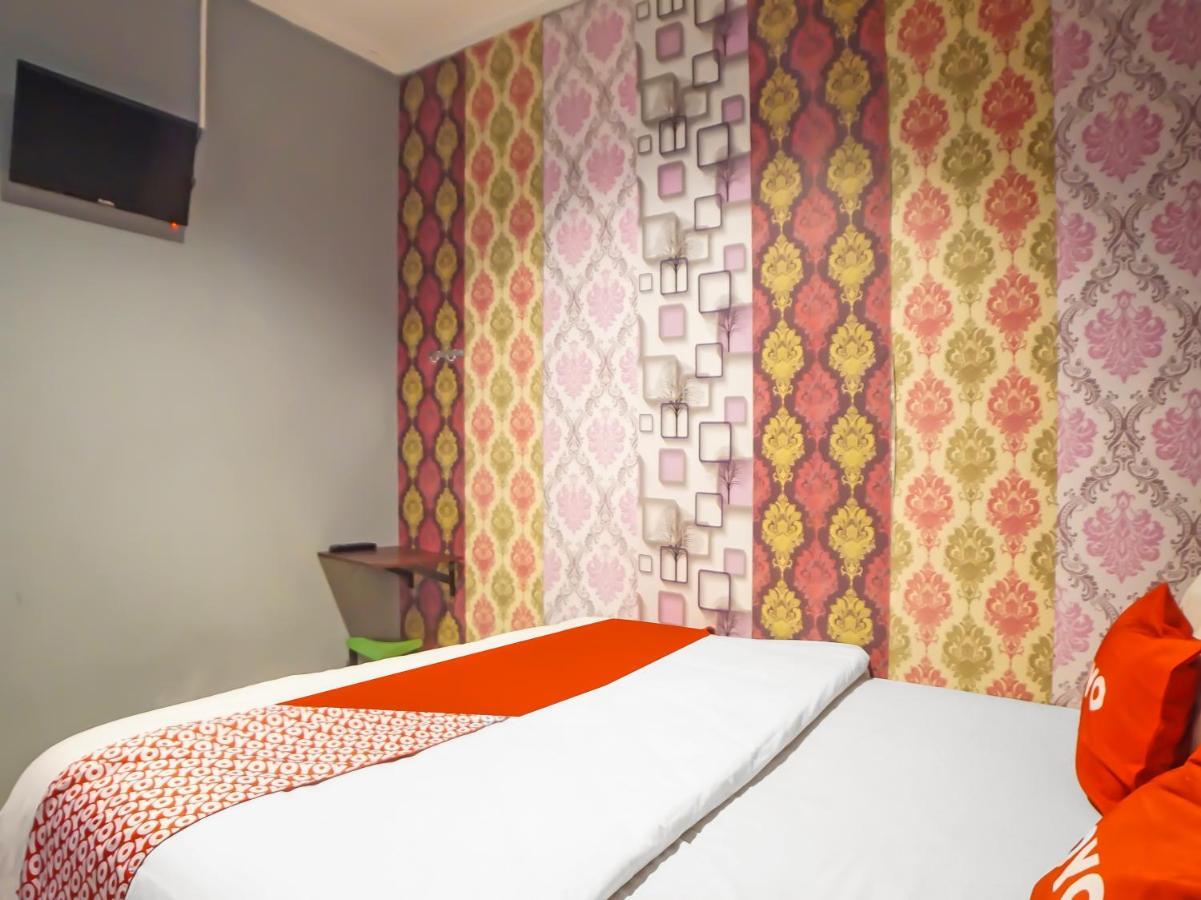 OYO 990 Stadion Residence Syariah Medan Bagian luar foto
