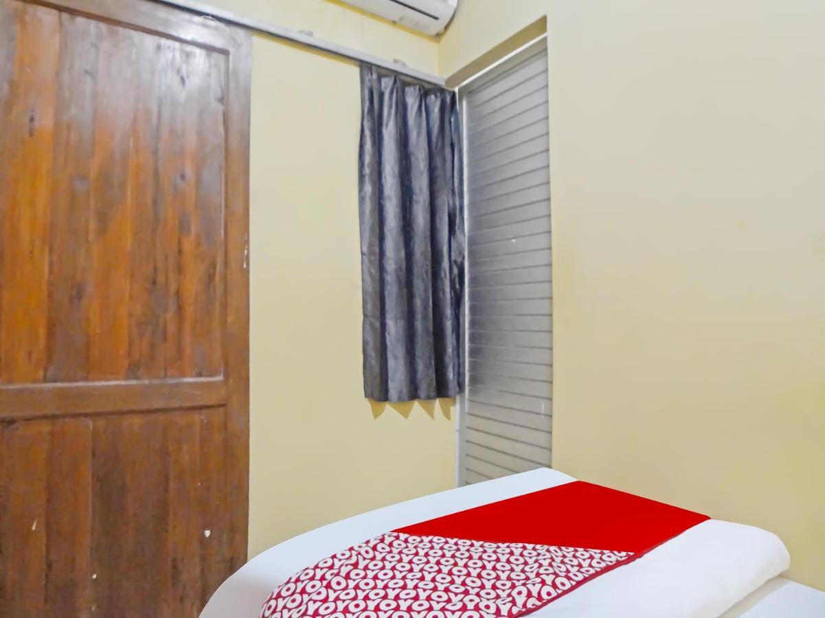 OYO 990 Stadion Residence Syariah Medan Bagian luar foto