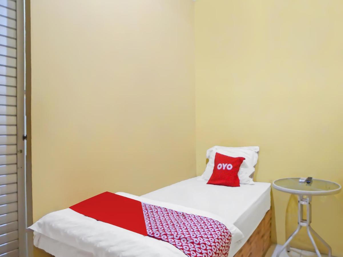 OYO 990 Stadion Residence Syariah Medan Bagian luar foto