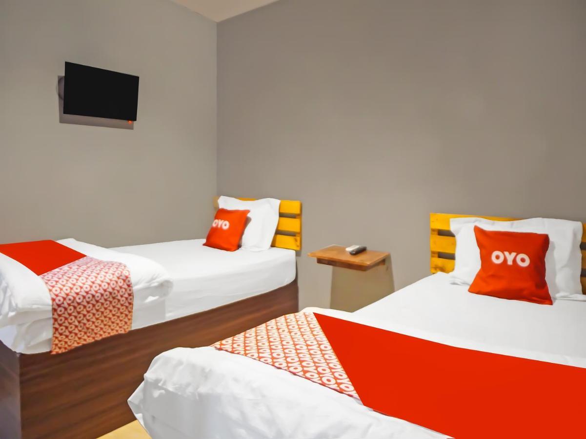 OYO 990 Stadion Residence Syariah Medan Bagian luar foto