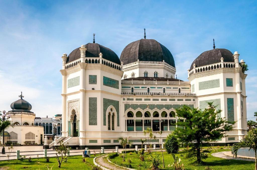 OYO 990 Stadion Residence Syariah Medan Bagian luar foto
